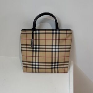 Burberry Black Leather Interior with Magnetic Closure